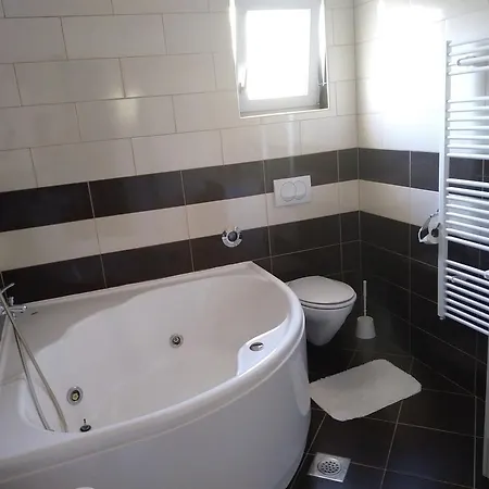 Toni בית נופש ביבינייה