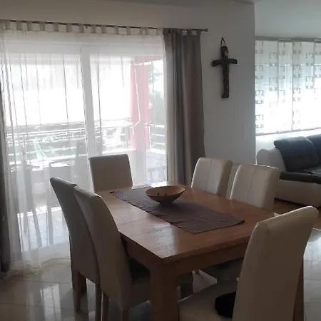 Apartman Toni Holiday home *