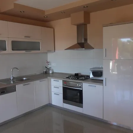 Apartman Toni Holiday home