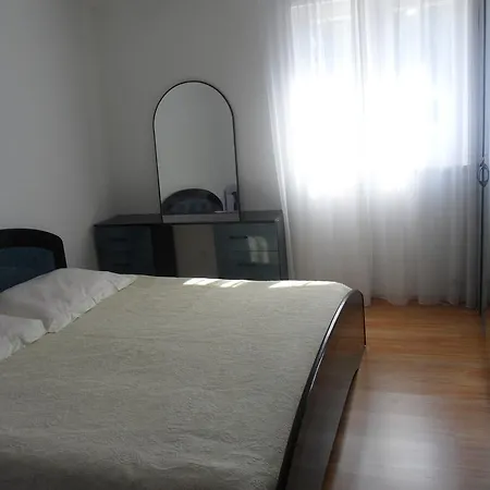 Holiday home Apartman Toni